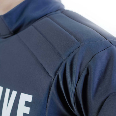 Blindsave Lite -panssaripaidan olkapään tikatut pehmusteet lähikuvassa